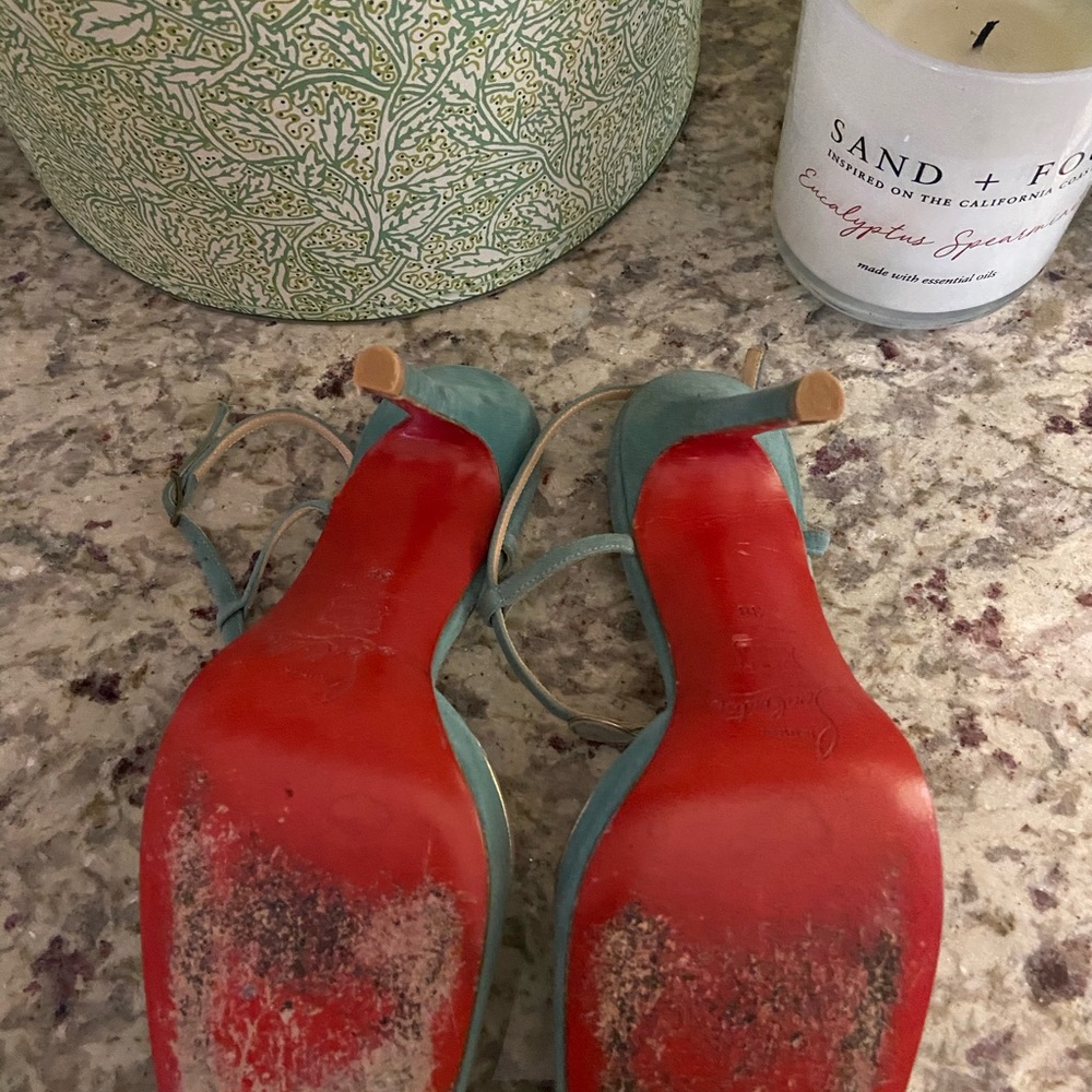 Red bottoms - Picture 3 of 4